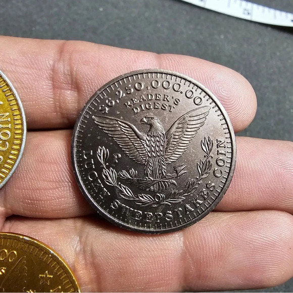 Vintage READER'S DIGEST LUCKY SWEEPSTAKES Coin Tokens Lot of 3 - Picture 4 of 5